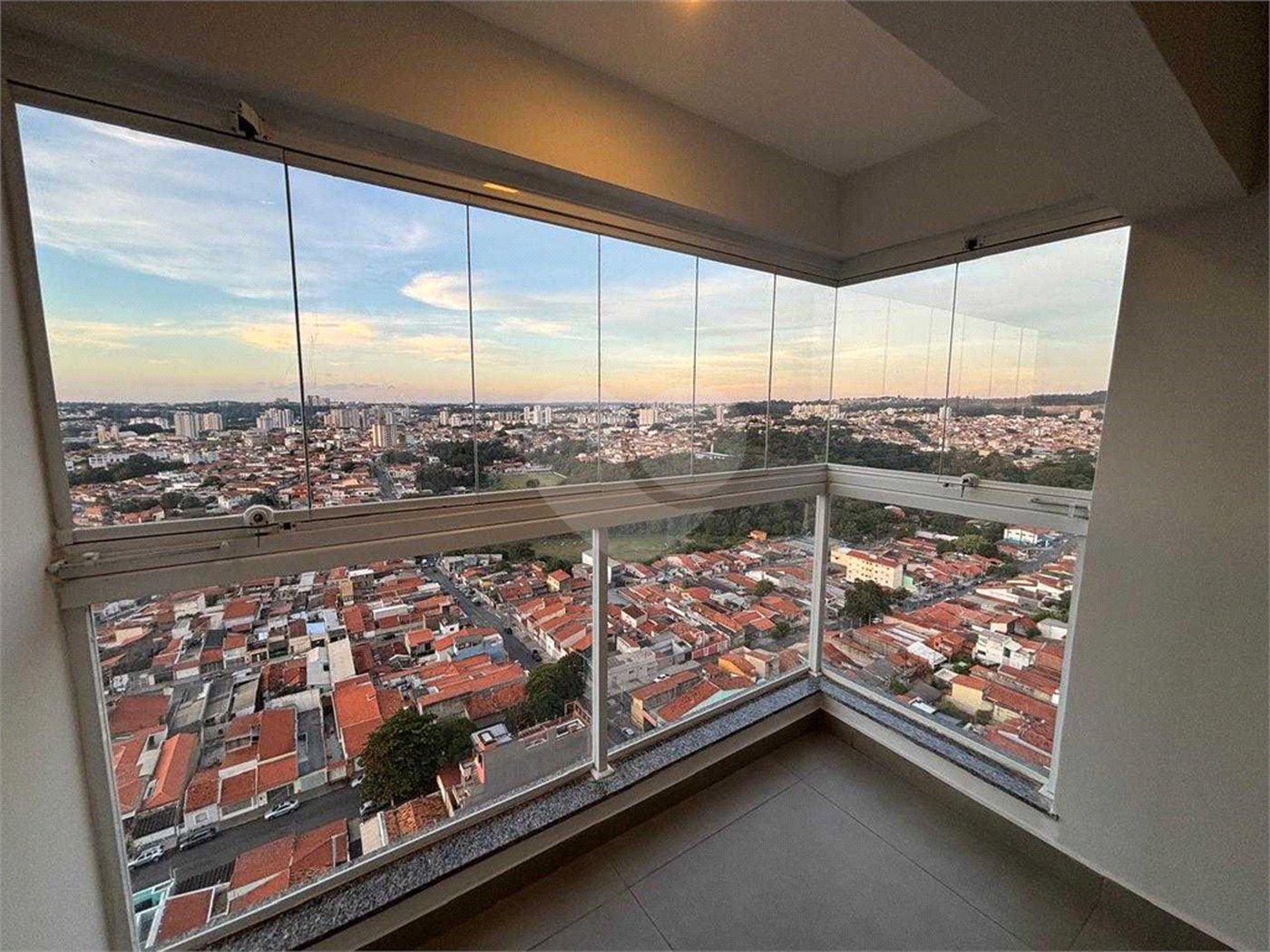 Apartamento à venda com 2 quartos, sendo 1 suíte,  em Vila Hortência, Sorocaba, SP