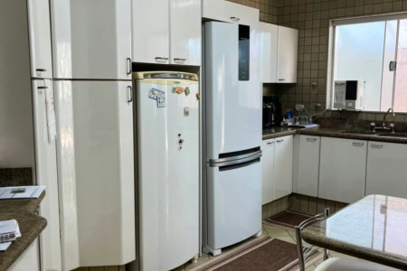 Casa à venda com 3 quartos, sendo 1 suíte,  em Santos Dumont, Três Lagoas, MS