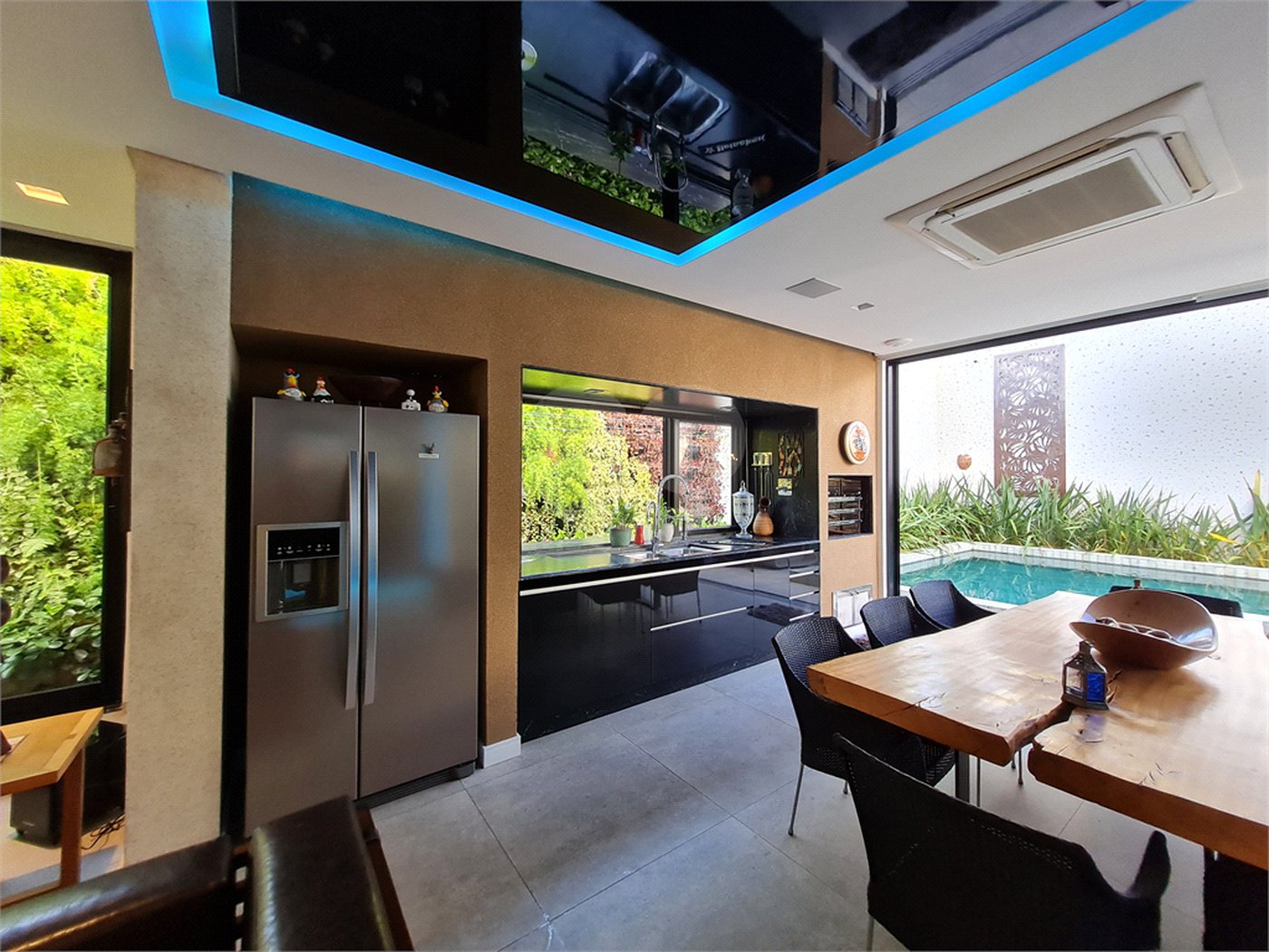 Casa à venda com 4 suítes no condomínio Lago da Boa Vista, Sorocaba - SP