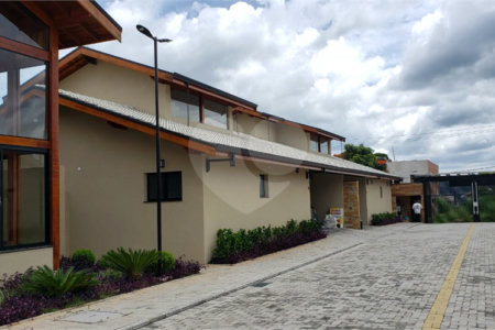 Casa para alugar com 3 quartos, sendo 1 suíte,  em Jardim dos Pinheiros, Atibaia, SP