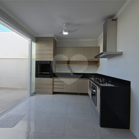 Casa à venda com 2 quartos, sendo 1 suíte, no condomínio Horto Florestal II, Sorocaba - SP