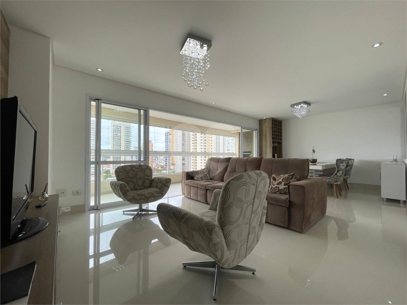 Apartamento à venda com 3 suítes em Santana, São Paulo, SP