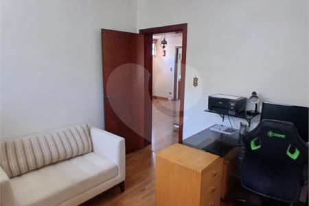 Sobrado à venda com 4 quartos, sendo 2 suítes, em Jardim Leonor, São Paulo, SP
