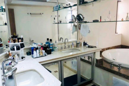 Apartamento à venda na Saúde de 500m² com 5 dormitórios, 4 suítes e 5 vagas