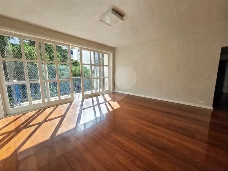 Apartamento à venda com 4 quartos, sendo 1 suíte, em Lagoa, Rio de Janeiro, RJ