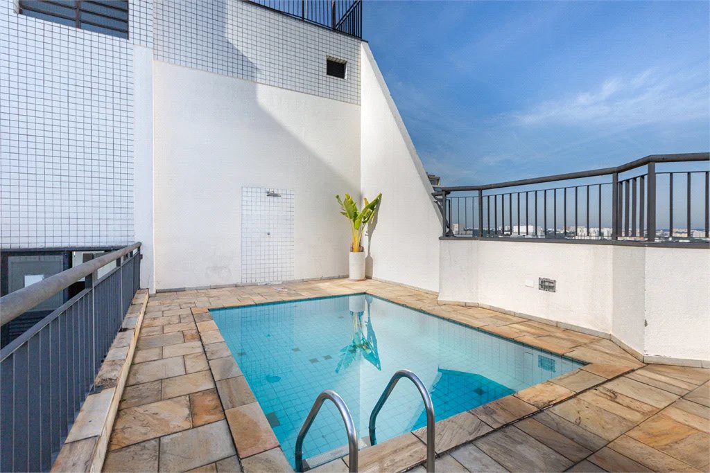 Apartamento à venda com 2 quartos, sendo 1 suíte,  em Vila Hamburguesa, São Paulo, SP