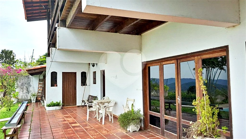 Casa à venda com 6 quartos, sendo 3 suítes, em Serra da Cantareira, Mairiporã, SP