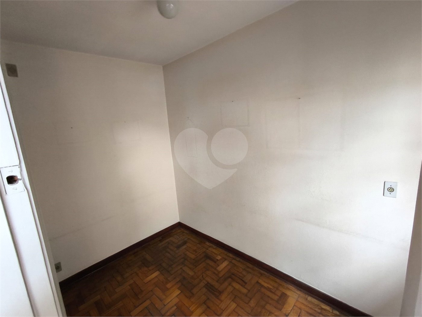Sobrado à venda com 5 quartos, sendo 1 suíte, em Jardim Trussardi, São Paulo, SP