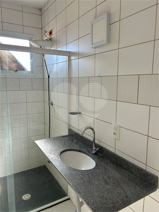 Casa à venda com 3 quartos, sendo 1 suíte,  no condomínio Village St. Louis, São Paulo - SP