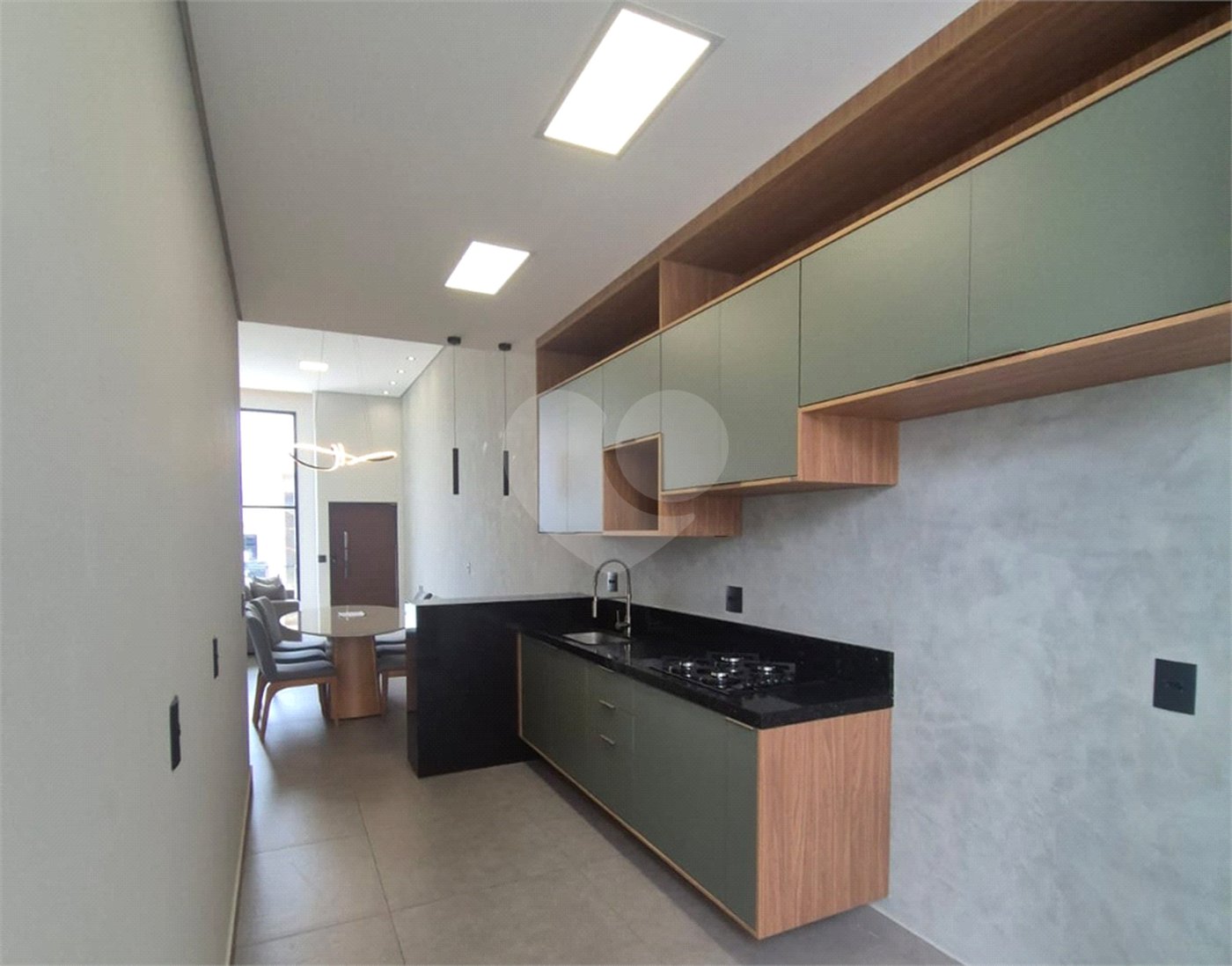 Casa à venda com 3 quartos, sendo 1 suíte,  no condomínio Horto Florestal Villagio, Sorocaba - SP