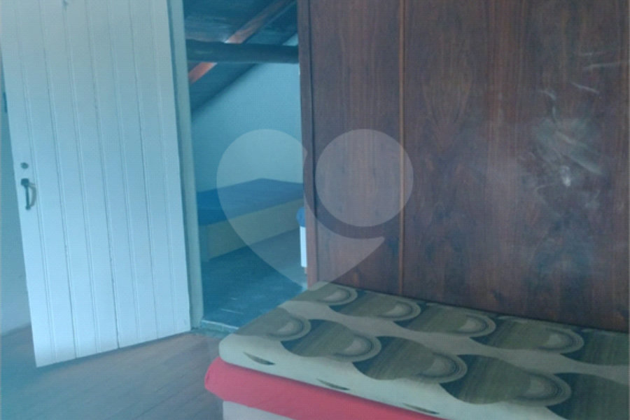 Casa à venda com 4 quartos, sendo 2 suítes,  no condomínio Cinco Lagos, Mairiporã - SP