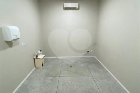Salão para alugar em Vila Romanópolis, Ferraz de Vasconcelos, SP