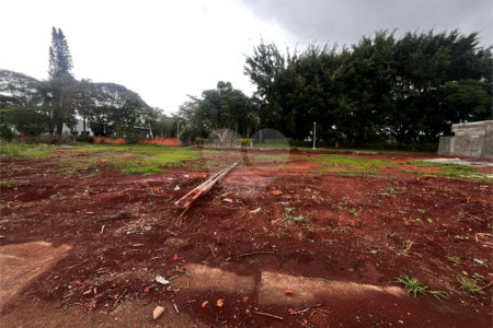 Terreno à venda com 3 quartos, sendo 1 suíte, em Vila Carolina, Itapetininga, SP