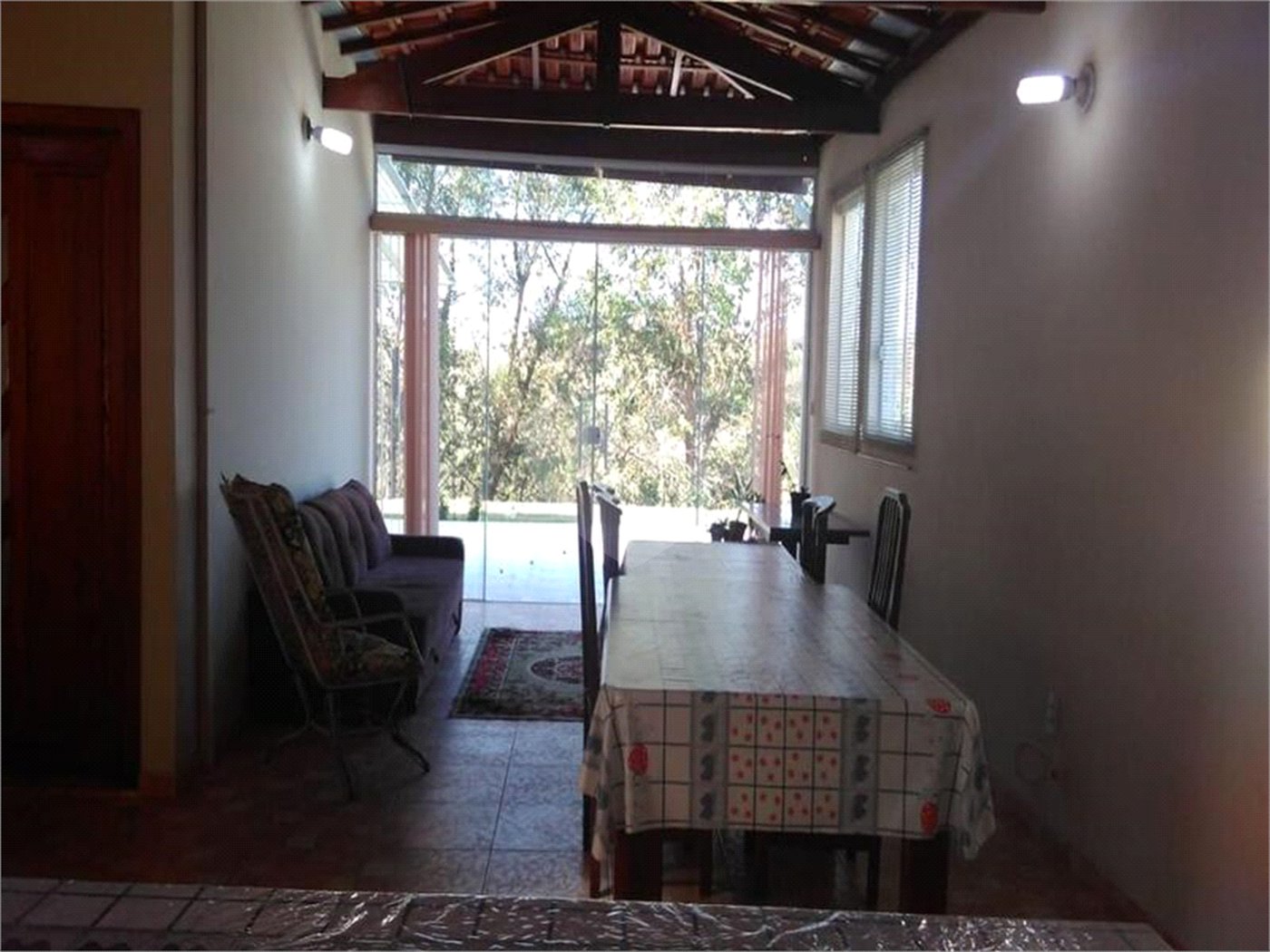 Casa à venda com 4 quartos, sendo 2 suítes, em Loteamento Jardim Parque das Palmeiras, Serra Negra, SP