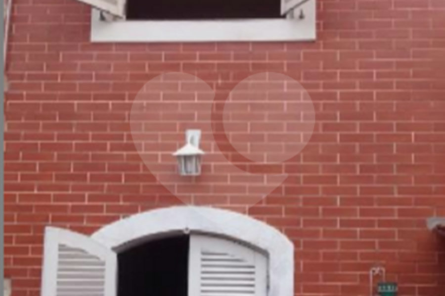Sobrado à venda com 3 quartos, sendo 1 suíte, em Tremembé, São Paulo, SP