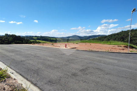 Terreno à venda no condomínio Portal Lamis, Bom Jesus dos Perdões - SP
