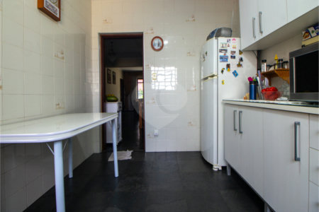 Casa à venda com 3 quartos, sendo 1 suíte, em Chácara Inglesa, São Paulo, SP