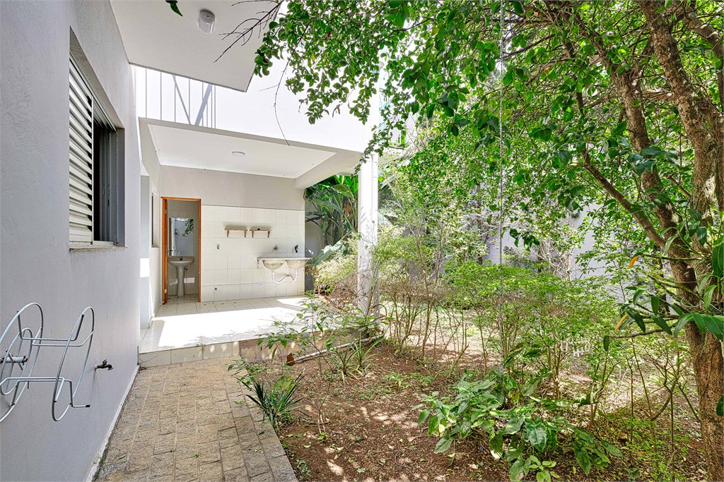 Casa à venda com 3 quartos, sendo 1 suíte, em Alto da Boa Vista, São Paulo, SP