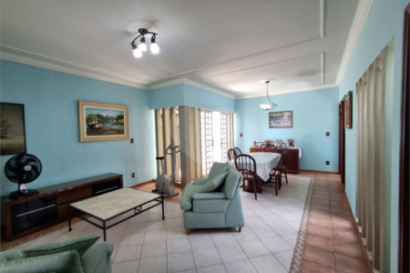 Casa à venda com 4 quartos, sendo 1 suíte, em Wanel Ville, Sorocaba, SP