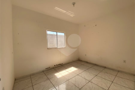Casa Térrea à venda com 2 quartos em Petrópolis, Várzea Grande, MT