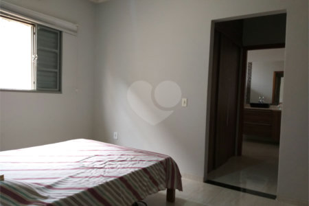 Casa à venda com 3 quartos, sendo 2 suítes, em Jardim das Estações (vila Xavier), Araraquara, SP