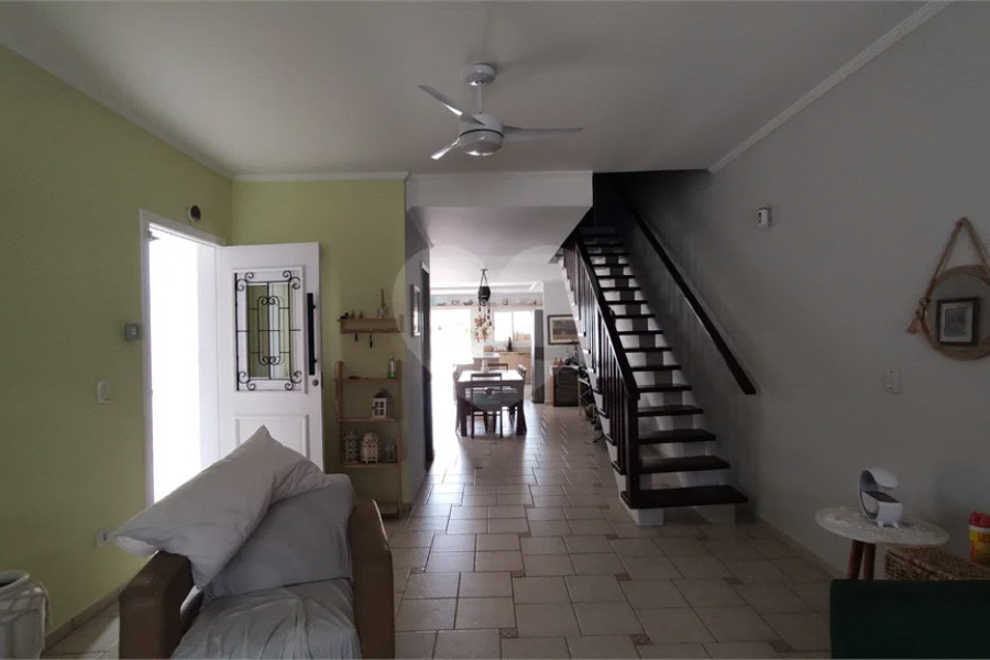 Casa à venda com 2 quartos, sendo 1 suíte, em São Lourenço, Bertioga, SP