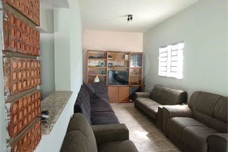 Casa à venda com 4 quartos, sendo 1 suíte, no condomínio Shangri-la, Atibaia - SP