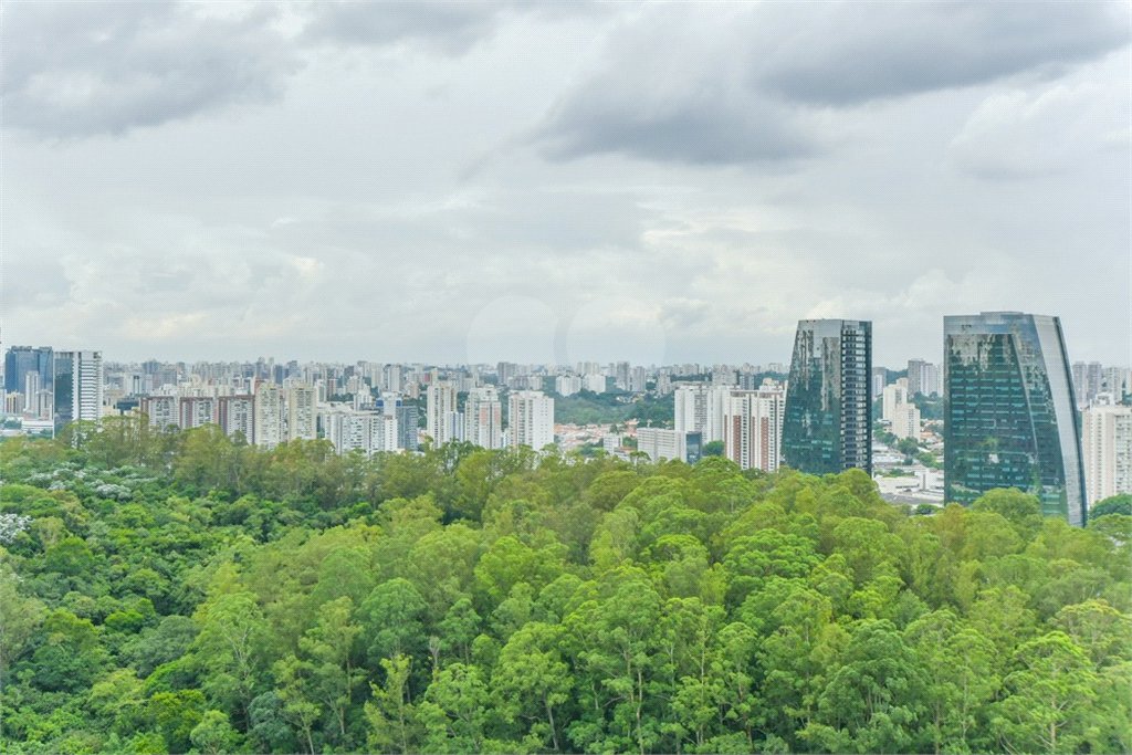Apartamento à venda com 4 quartos, sendo 2 suítes, em Panamby, São Paulo, SP