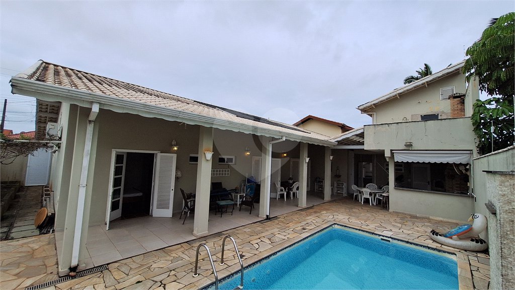 Casa térrea á venda - Balneário