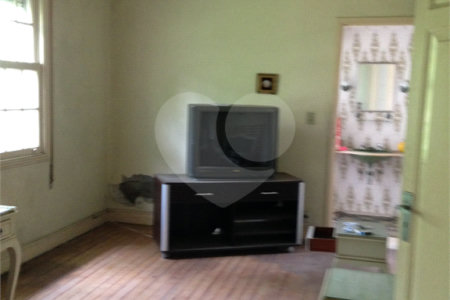 Casa à venda com 4 quartos, sendo 1 suíte,  em Jardim Petrópolis, São Paulo, SP