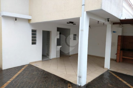 Sobrado à venda com 4 quartos, sendo 1 suíte,  em Vila Curuçá, Santo André, SP