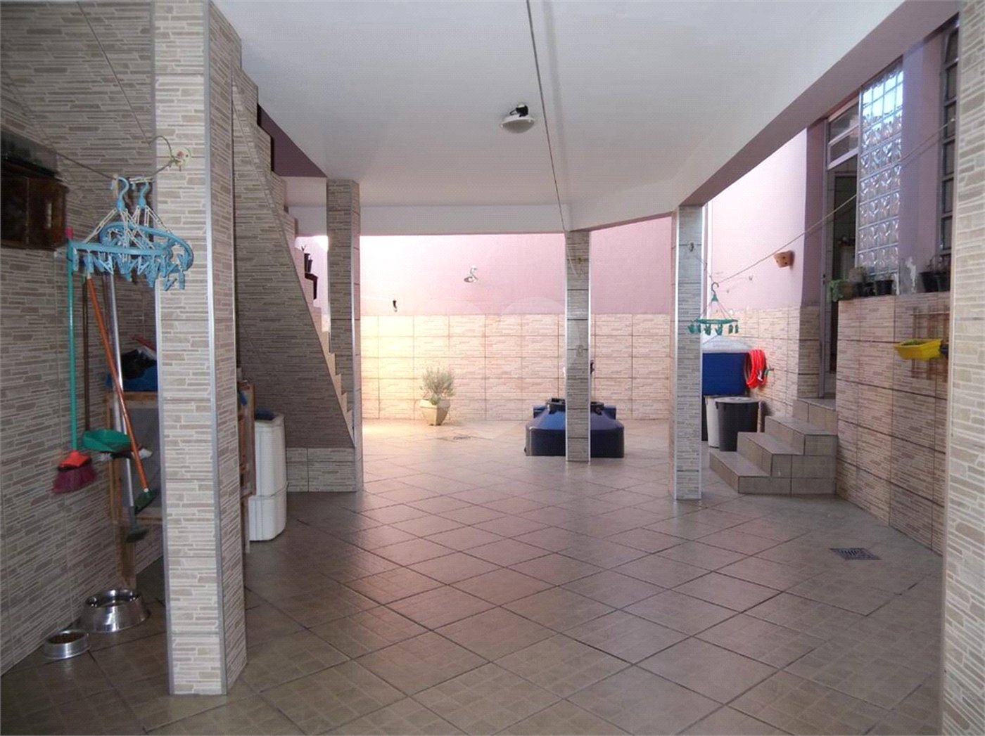 Sobrado à venda com 3 quartos, sendo 2 suítes, em Vila Júlia, Poá, SP