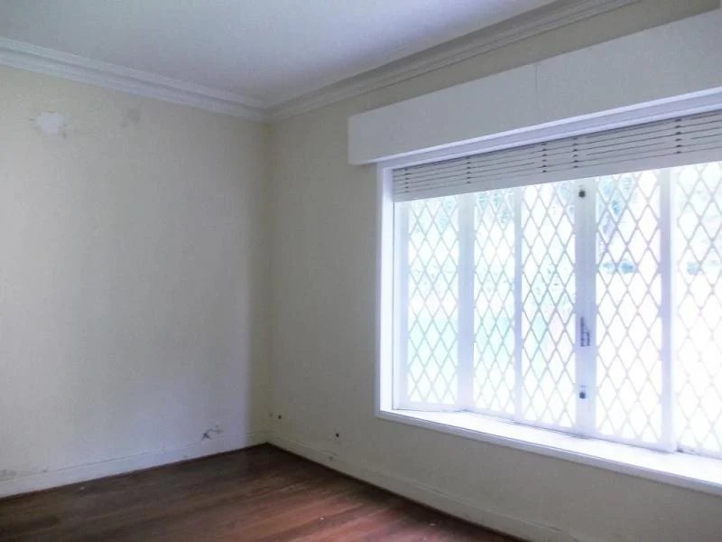Casa à venda com 3 quartos, sendo 1 suíte,  no condomínio Praça Pero Vaz de Caminha,260, São Paulo - SP