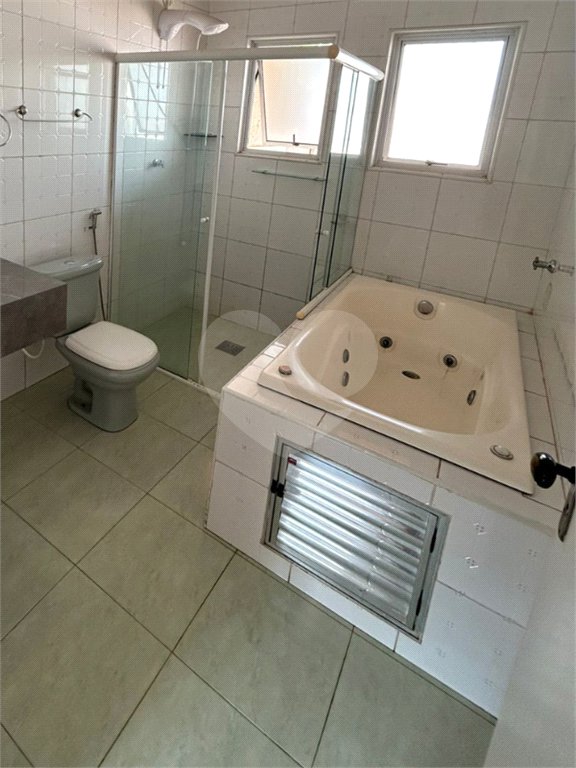 Casa à venda com 4 quartos, sendo 1 suíte, no condomínio Raizes, Paulínia - SP