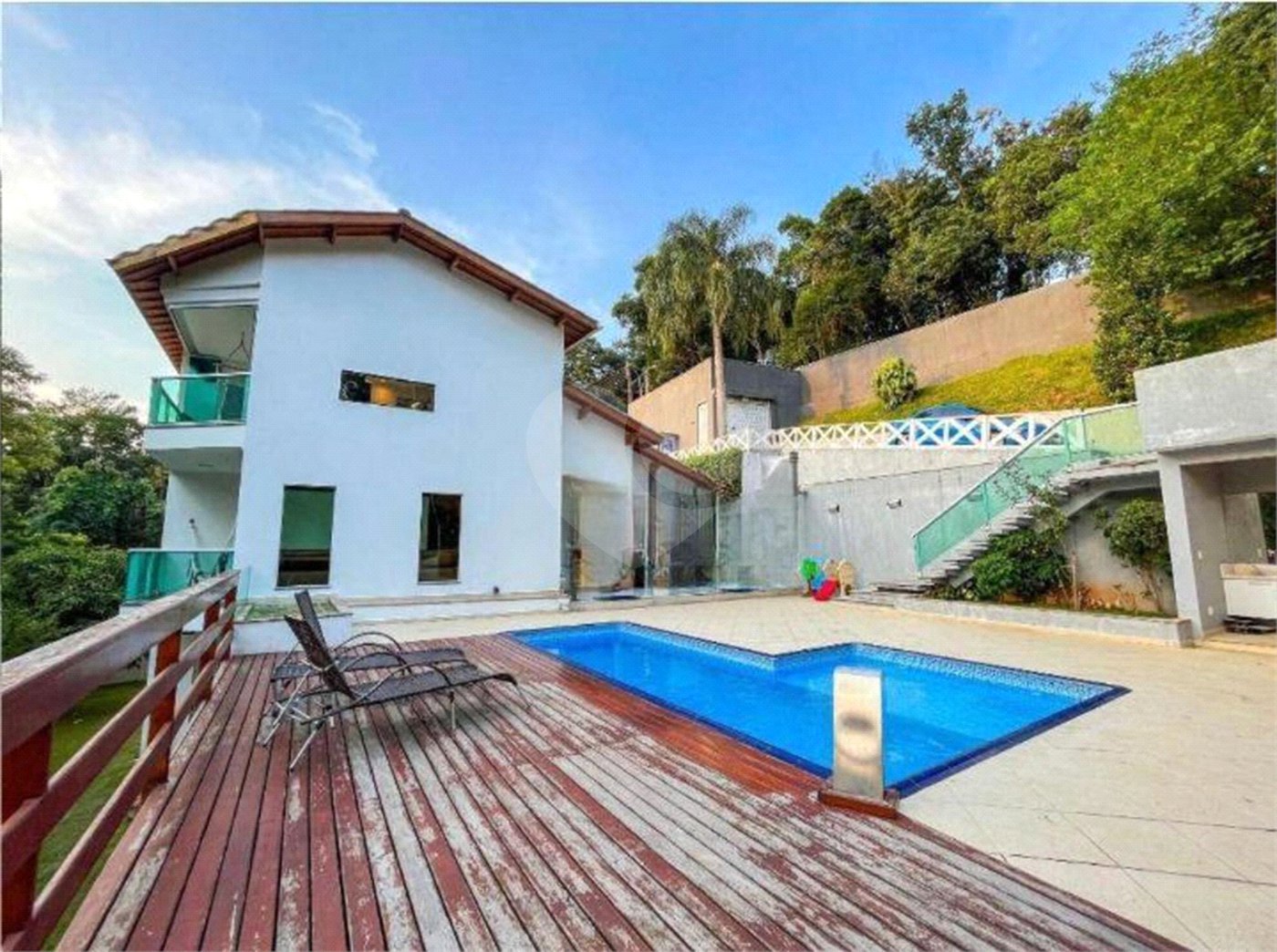 Casa à venda ou para alugar com 4 suítes no condomínio Associação Reserva das Hortênsias, Mairiporã - SP