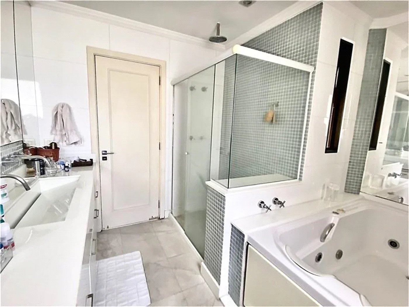 Apartamento à venda com 4 quartos, sendo 3 suítes,  em Vila Suzana, São Paulo, SP