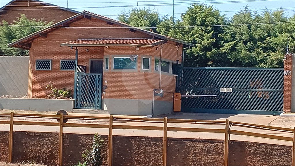 Casa à venda com 3 quartos, sendo 1 suíte, em Jardim Zavanella, Araraquara, SP