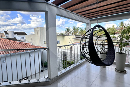 Sobrado à venda com 4 suítes em Jardim Shangri-lá, Cuiabá, MT