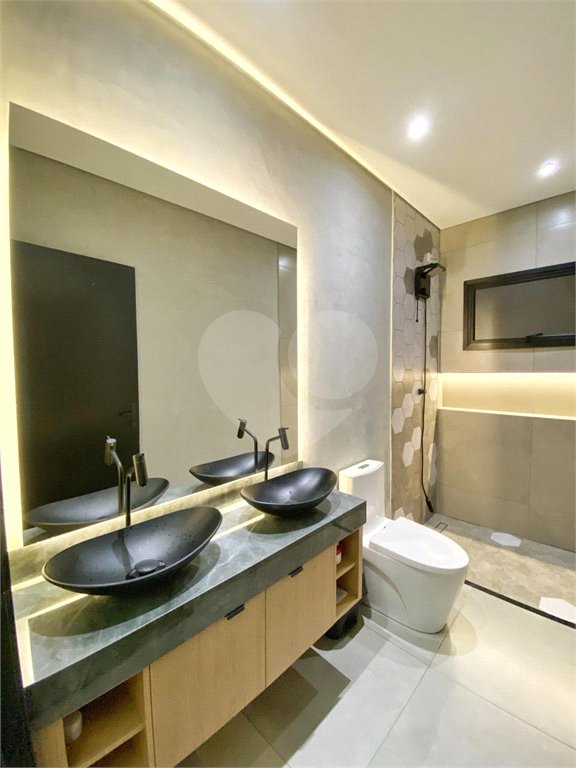 Casa à venda com 3 quartos, sendo 1 suíte, no condomínio Veneza, Mogi das Cruzes - SP