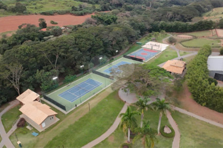 Casa para alugar com 5 quartos, sendo 1 suíte, no condomínio Figueira Garden, Atibaia - SP