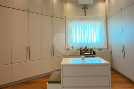 Casa à venda com 4 suítes no condomínio Halvétia Country Residencial, Indaiatuba - SP