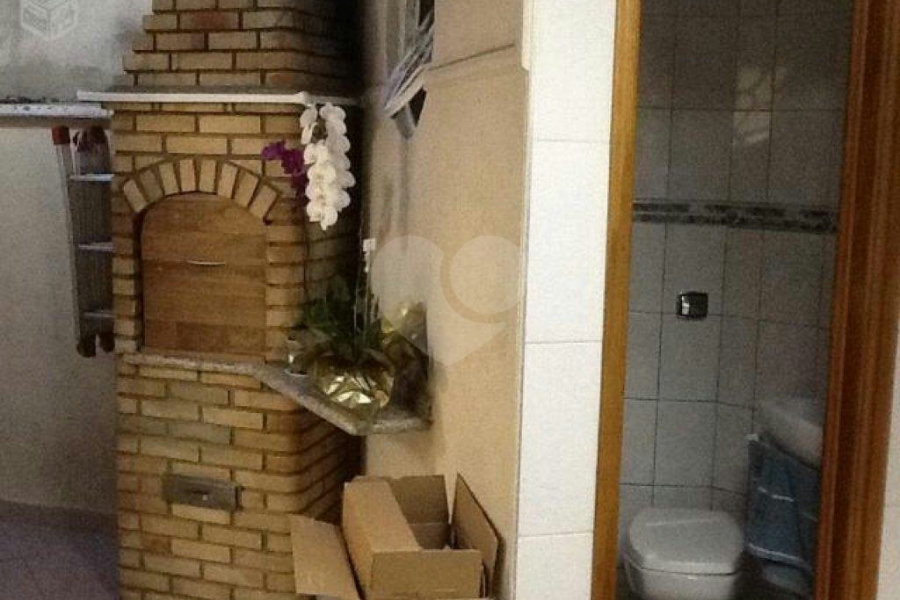 Casa à venda com 3 quartos, sendo 1 suíte, no condomínio Praça Doutor José Augusto César,12, São Paulo - SP