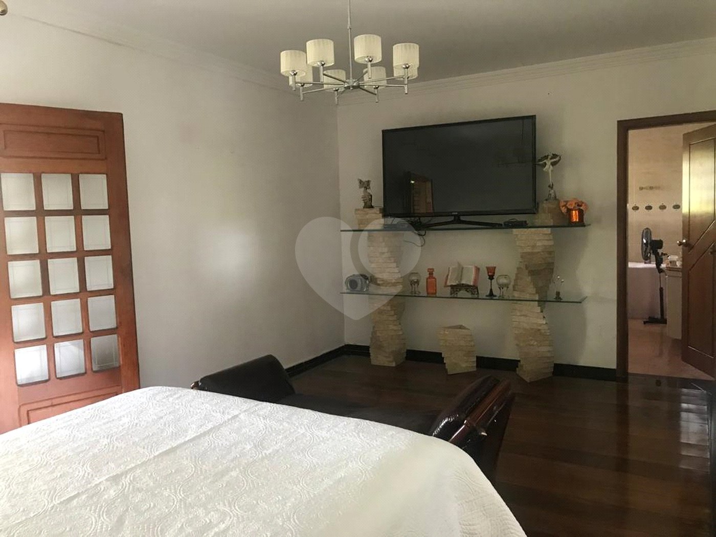 Sobrado à venda ou para alugar com 4 suítes em Serra da Cantareira, Mairiporã, SP