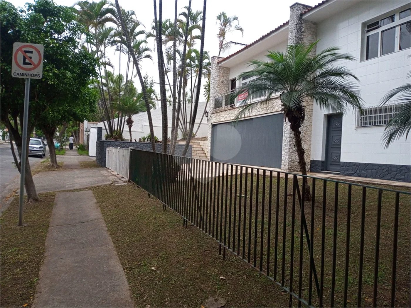 Casa Térrea à venda ou para alugar com 3 quartos, sendo 1 suíte, em Caxingui, São Paulo, SP