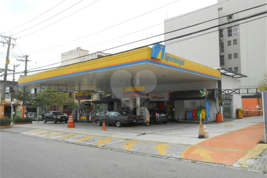 Terreno na Barra Funda. Espaço para posto de gasolina e farmácias em ótima localização