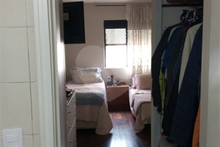 Apartamento à venda com 2 quartos, sendo 1 suíte,  em Brooklin Paulista, São Paulo, SP