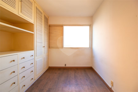 Apartamento à venda com 3 quartos, sendo 1 suíte, em Campo Belo, São Paulo, SP