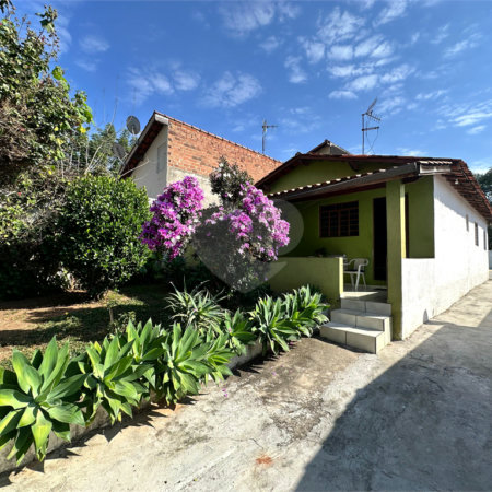 Casa à venda com 3 quartos, sendo 1 suíte, em Jardim Colonial, Atibaia, SP
