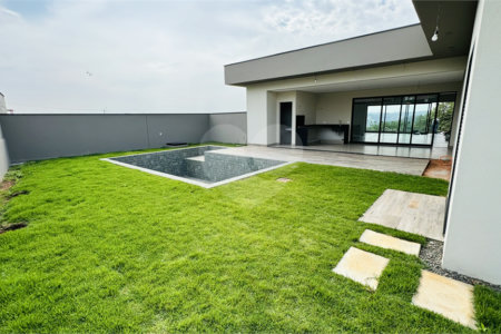 Casa à venda com 3 suítes no condomínio Santa Isabel I, Louveira - SP