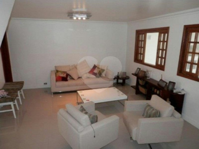 Sobrado à venda com 3 quartos, sendo 1 suíte,  em Jardim Prudência, São Paulo, SP